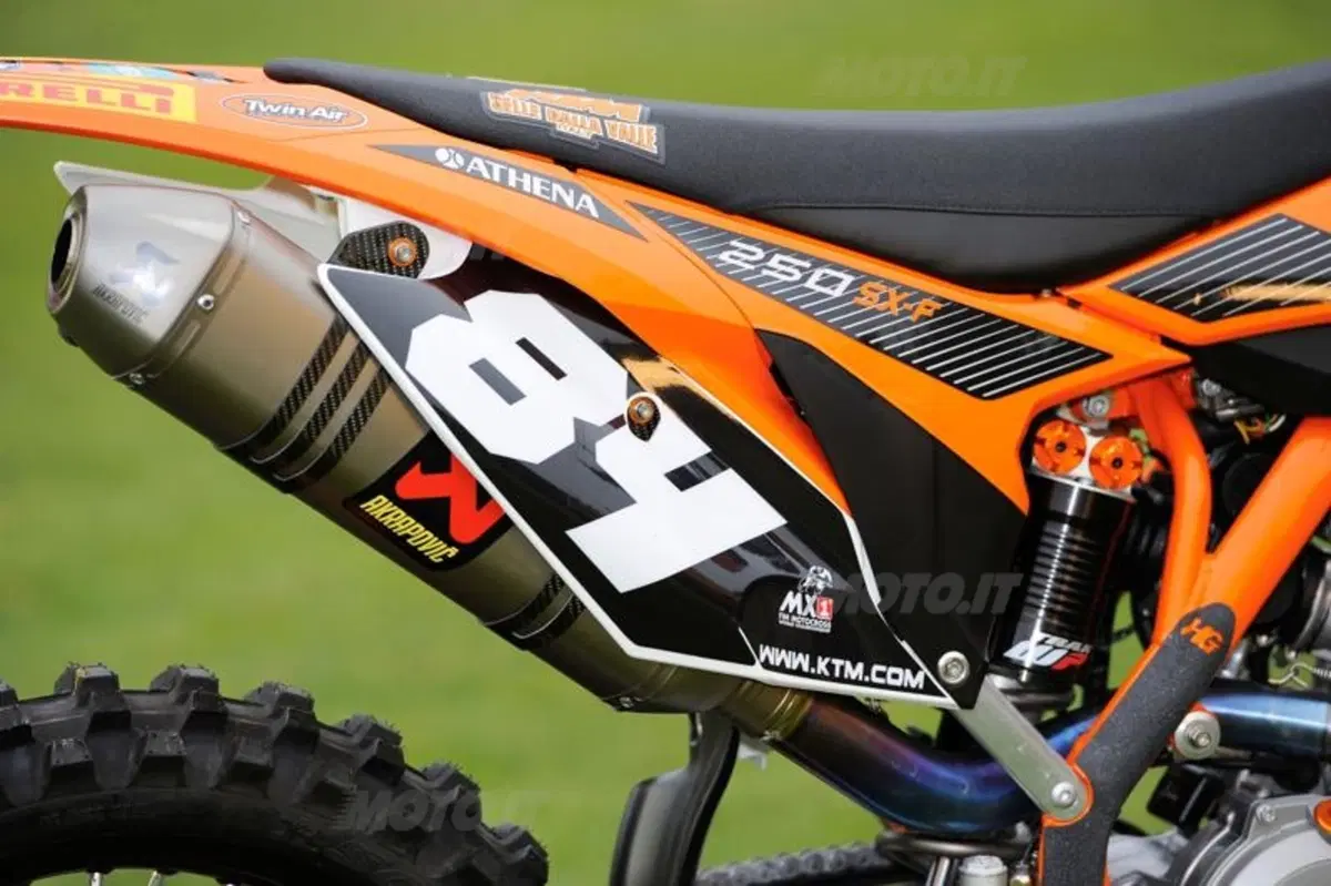 KTM SX-F Factory 2012   (44)