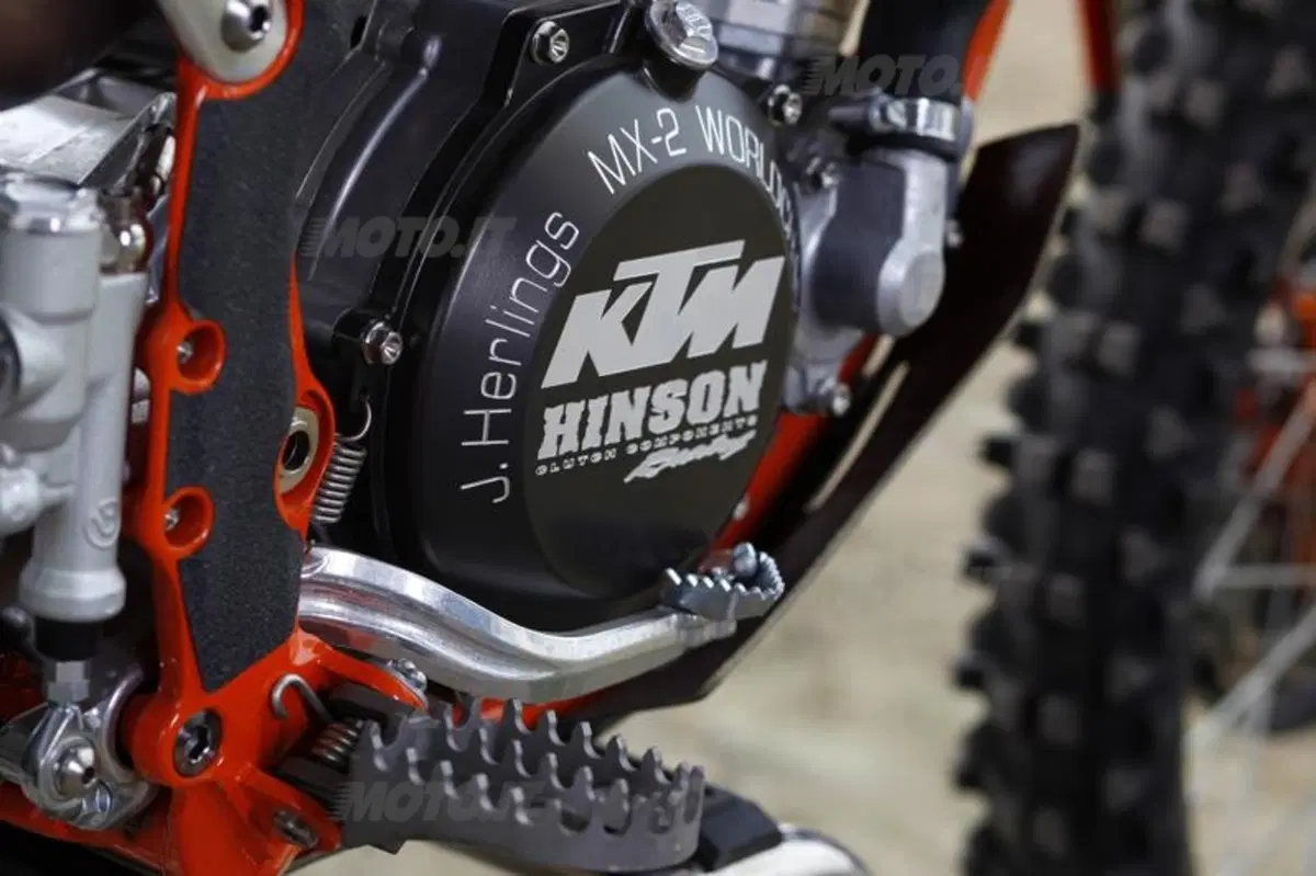 KTM SX-F Factory 2012   (49)