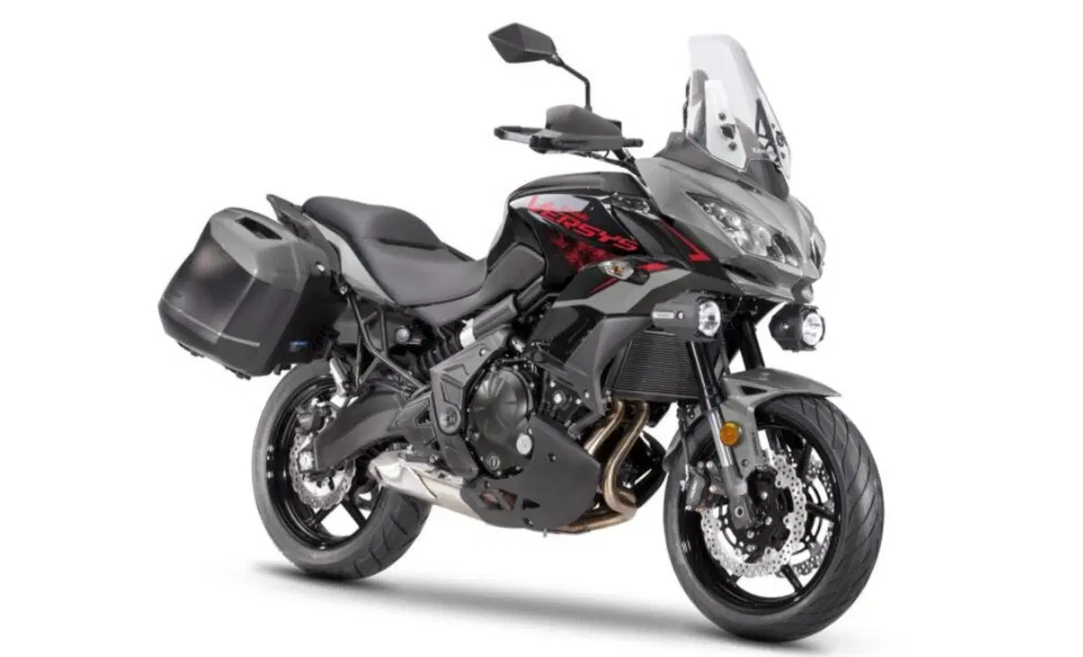 Kawasaki Versys 650 Tourer Plus (2021)