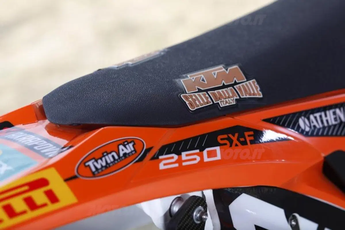 KTM SX-F Factory 2012   (57)