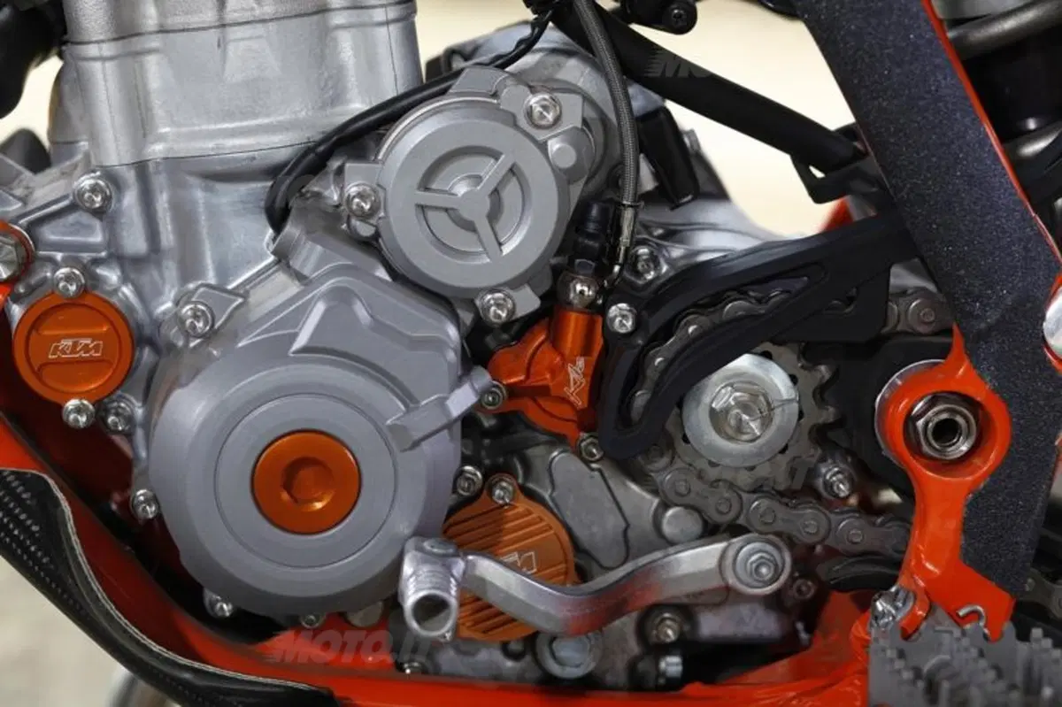 KTM SX-F Factory 2012   (58)