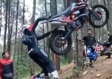 Motocross fun: cara, faccio un salto a parcheggiare la moto! [VIDEO VIRALE]