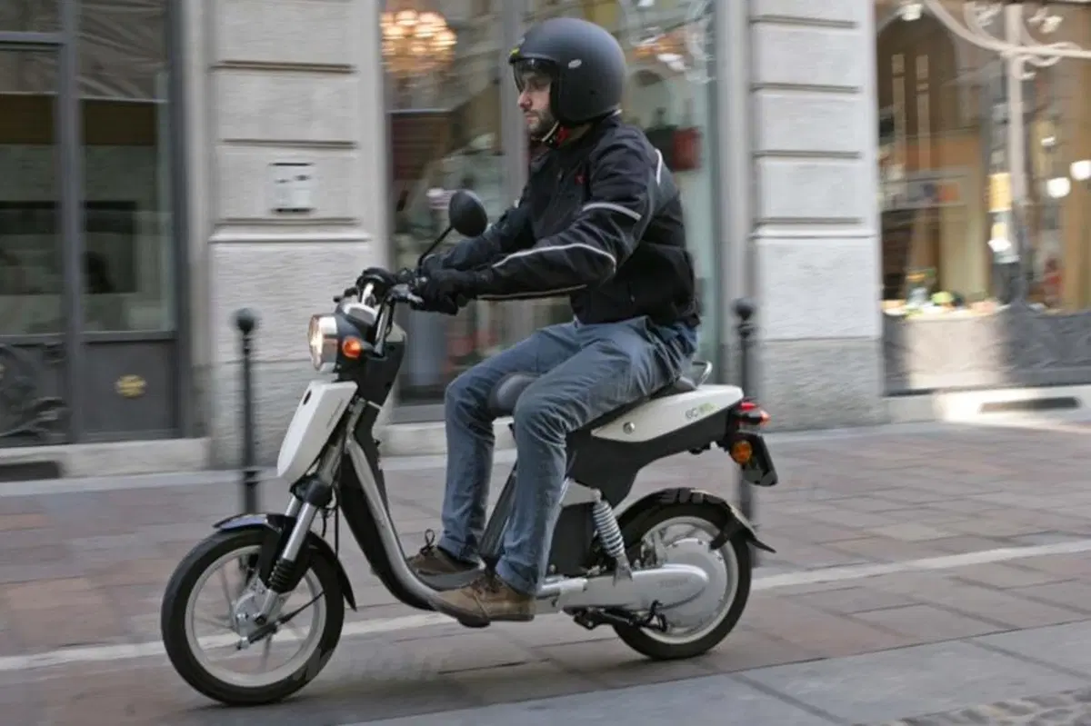 Yamaha EC-03 (6)