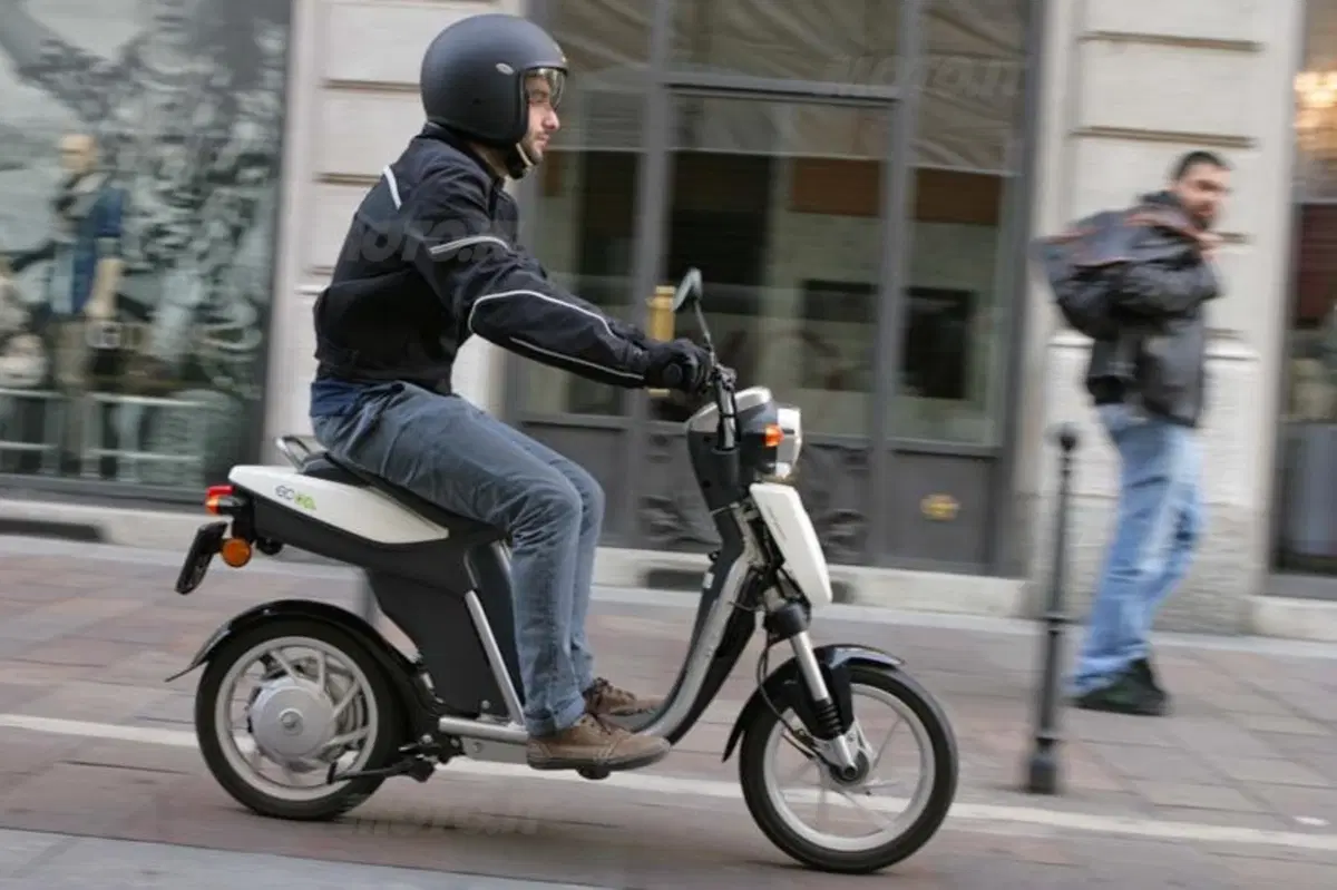 Yamaha EC-03 (7)
