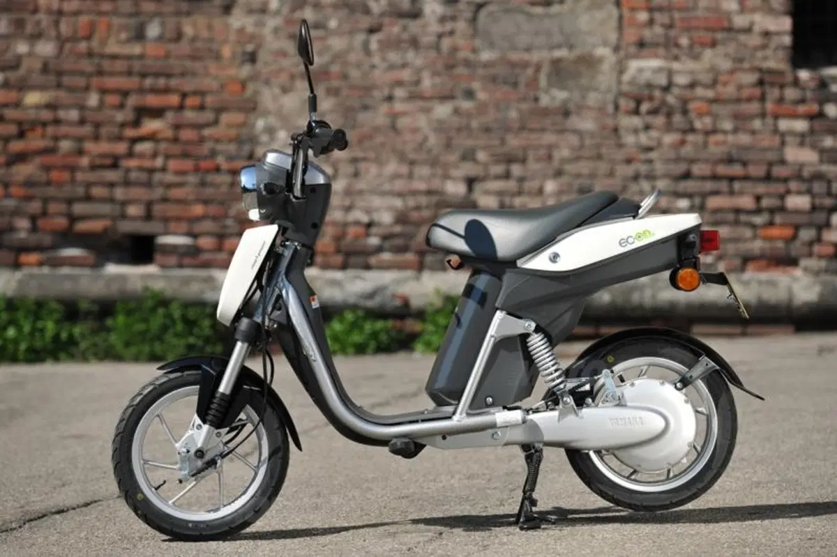 Yamaha EC-03 (16)