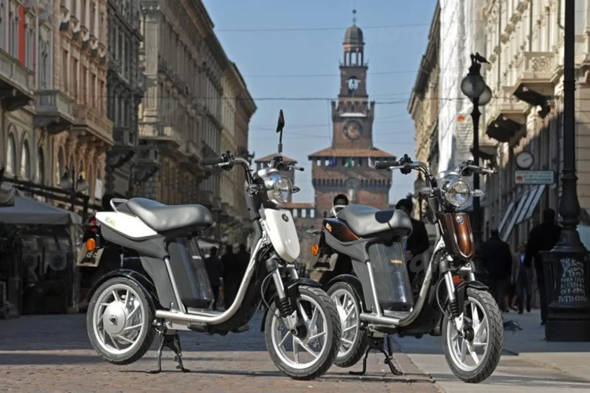 Yamaha EC-03 (19)