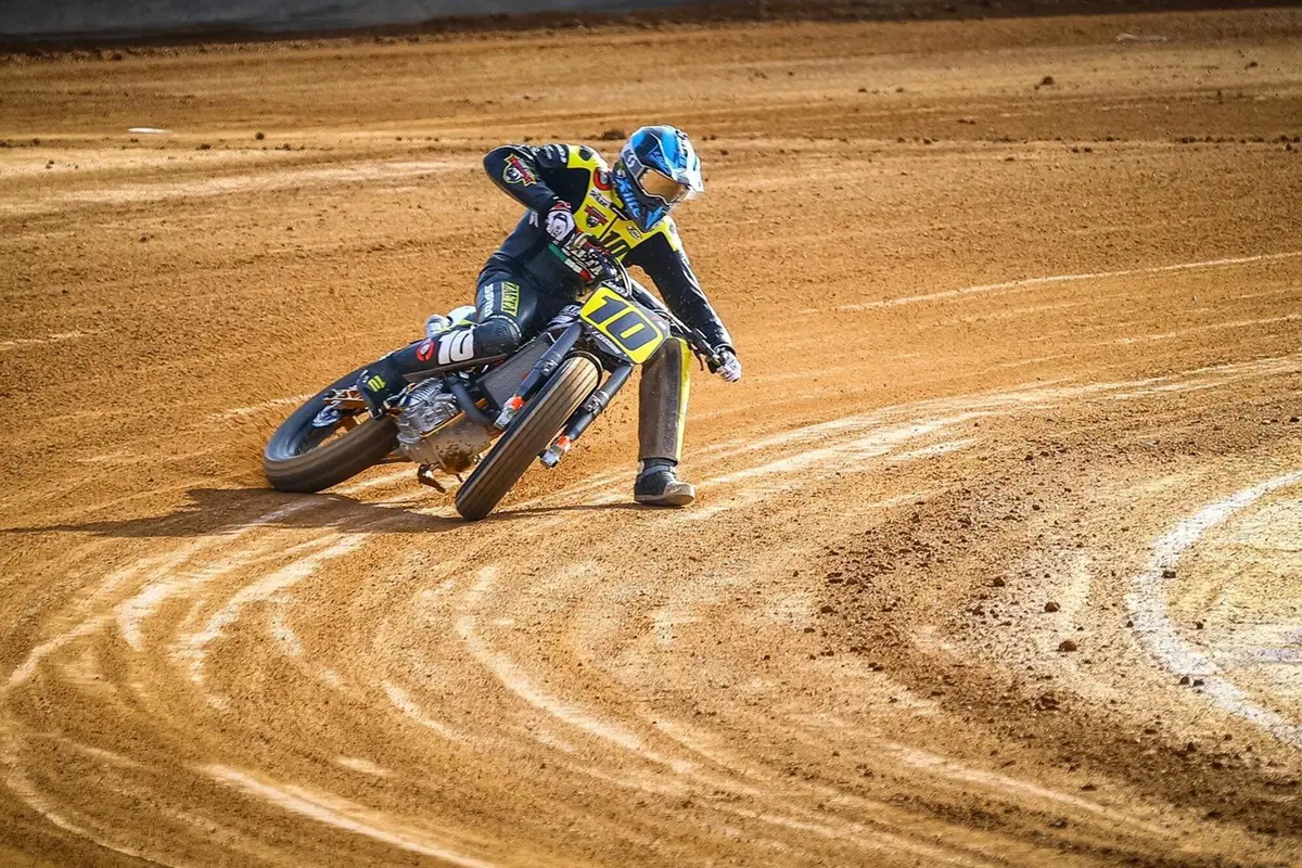 Cecchini e Zaeta vincono la prima del Mondiale Flat-Track (8)