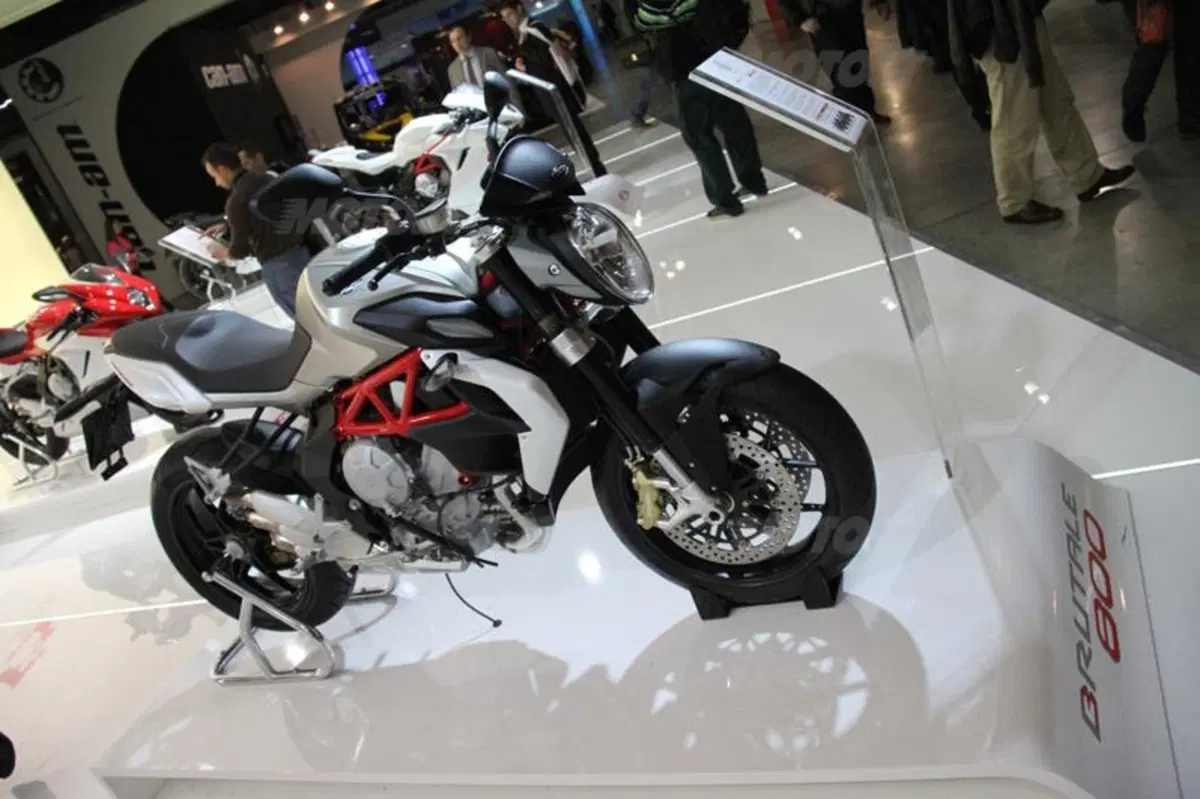 Nuova MV Agusta Brutale 800 2013!
