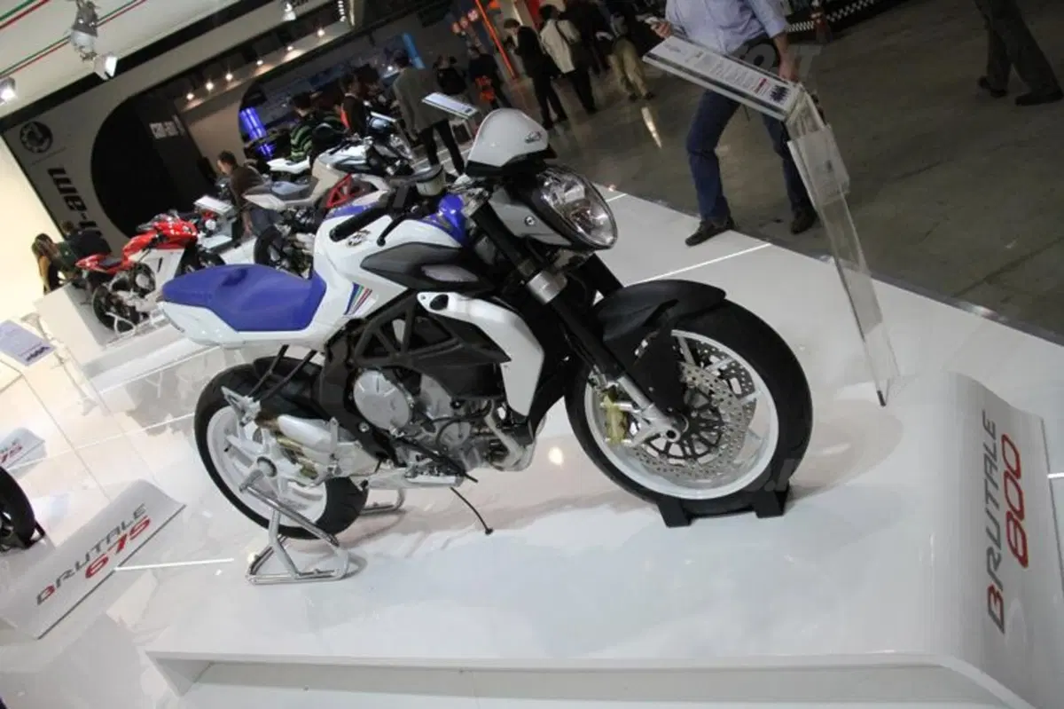 Nuova MV Agusta Brutale 800 2013! (2)