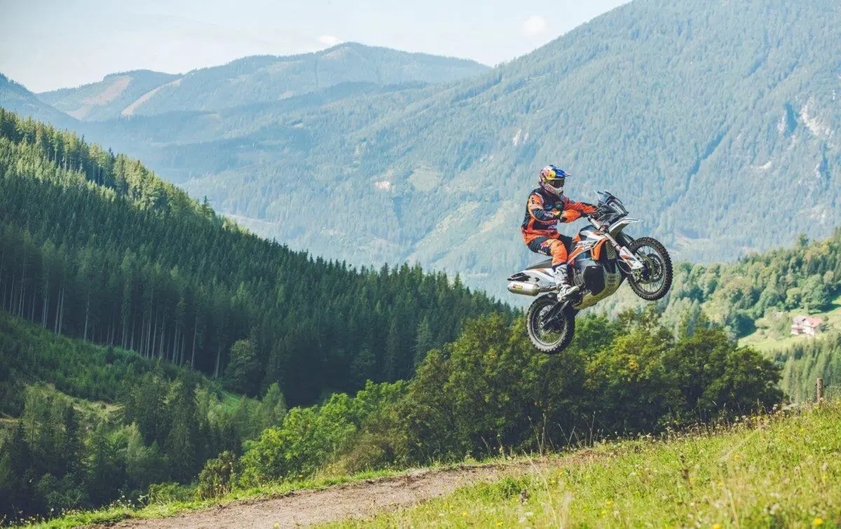 Nuova KTM 890 Adventure R Rally (15)