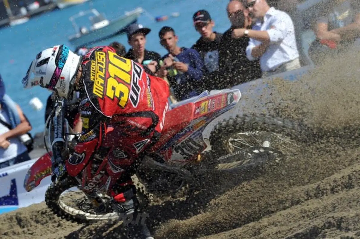 Supermarecross: Fabbri, Compagnone e Lentini si laureano campioni 2012 (4)