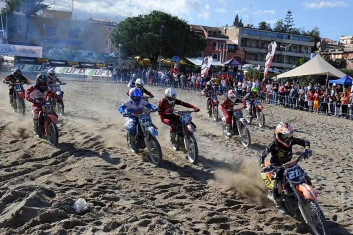 Supermarecross: Fabbri, Compagnone e Lentini si laureano campioni 2012 (8)