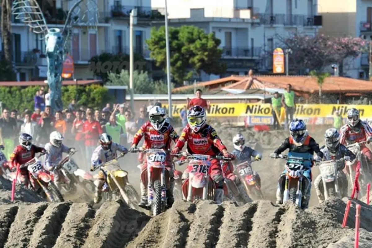 Supermarecross: Fabbri, Compagnone e Lentini si laureano campioni 2012 (10)