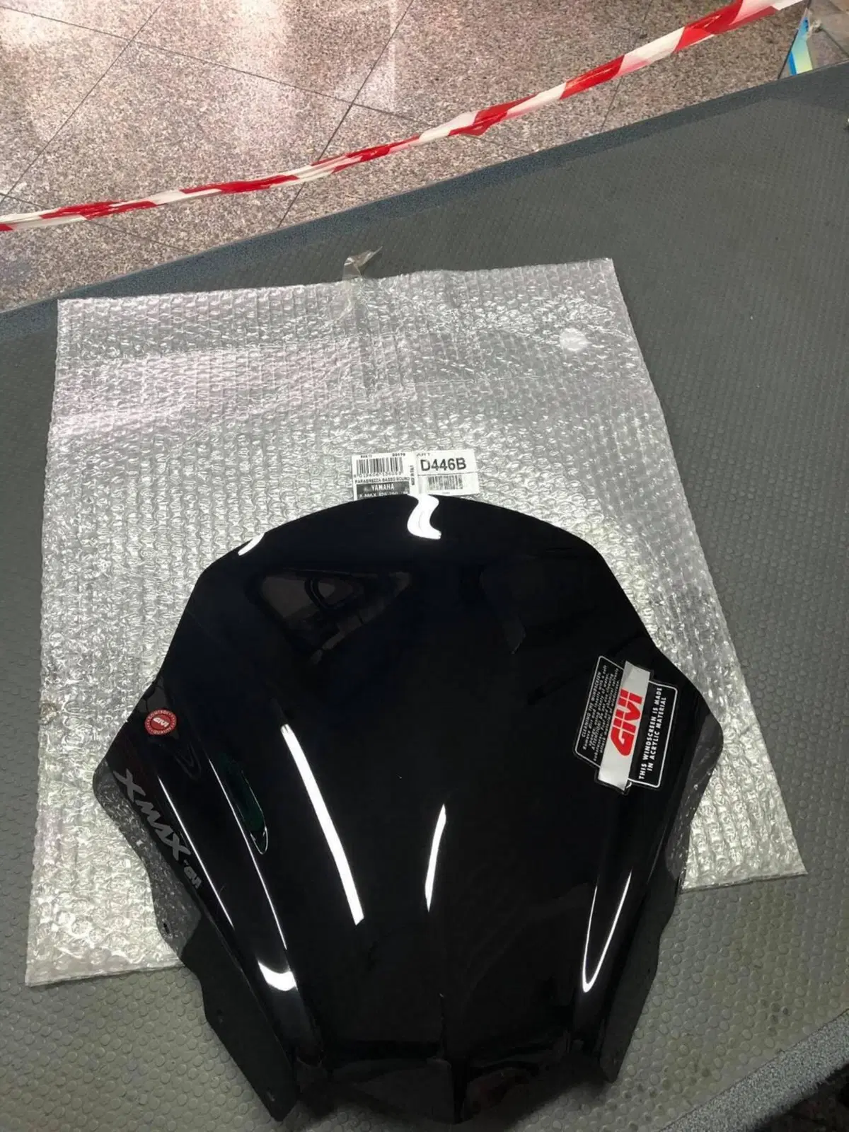 PARABREZZA SPORTIVO YAMAHA X-MAX 125 250 Givi (2)