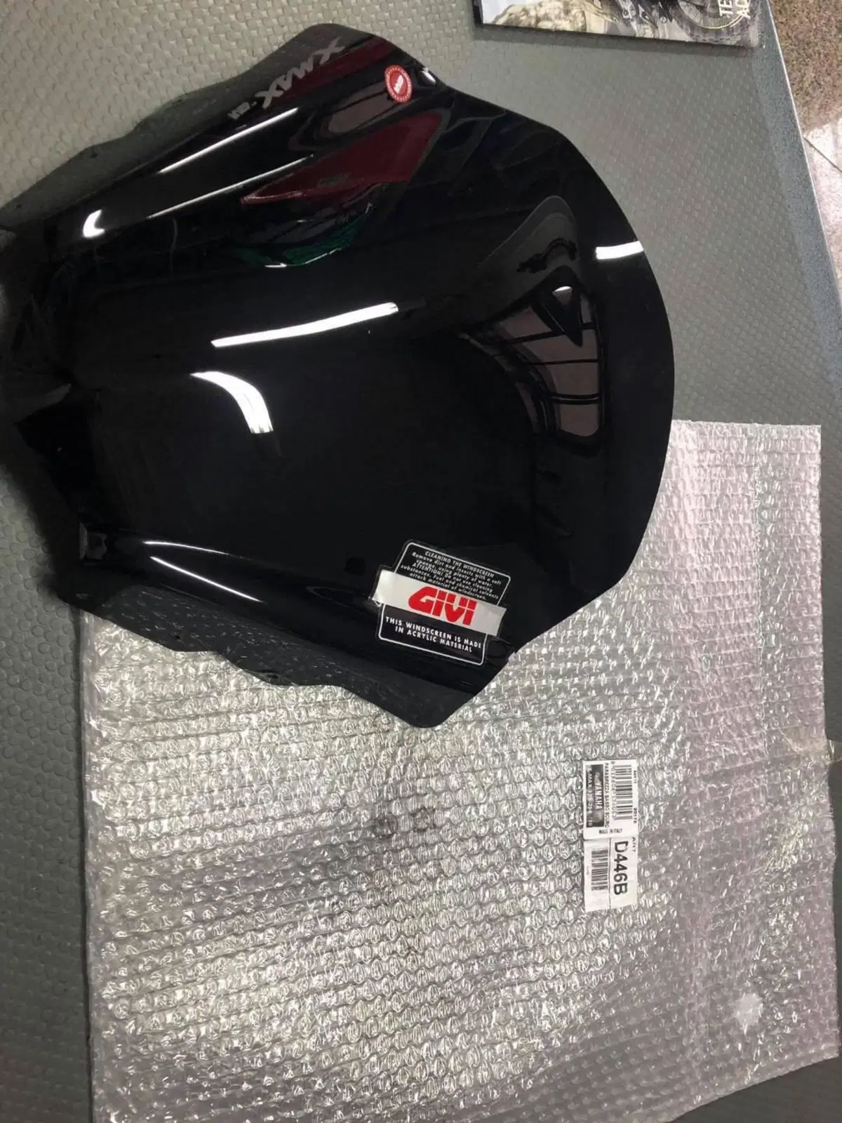 PARABREZZA SPORTIVO YAMAHA X-MAX 125 250 Givi (3)