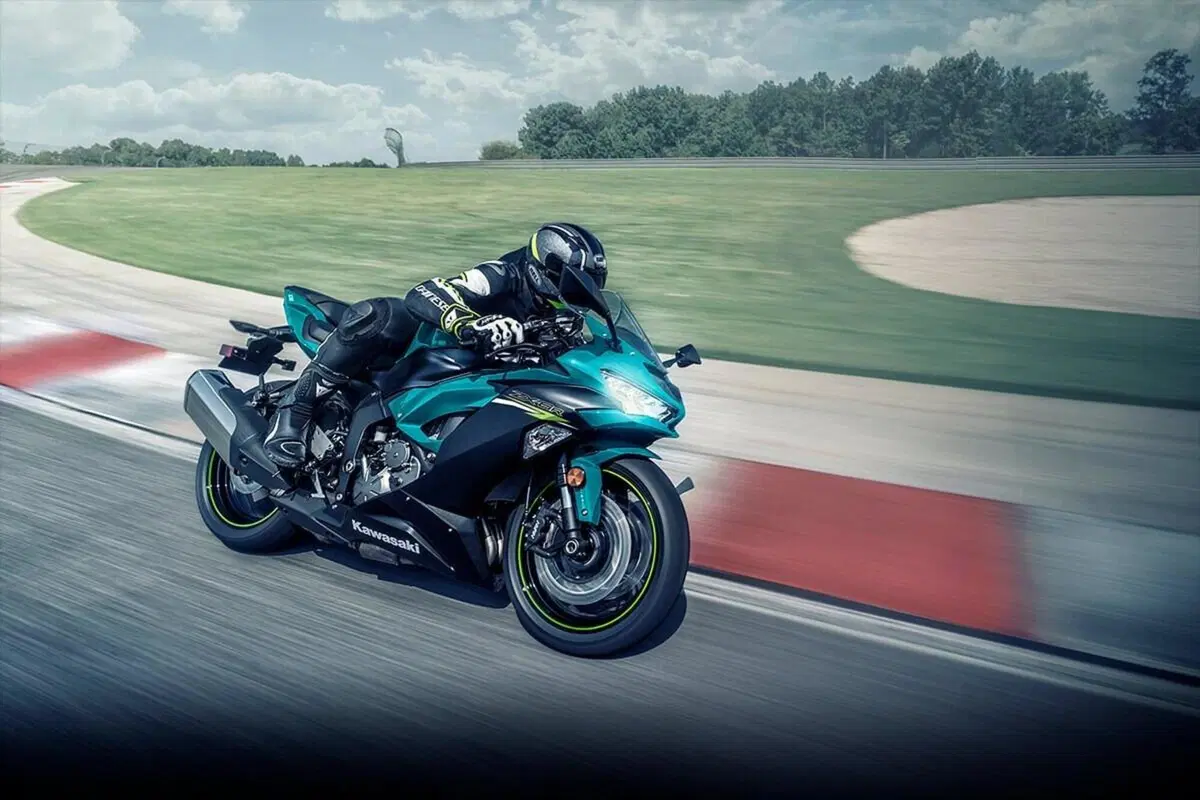Kawasaki ZX-6R m.y. 2021 (2)