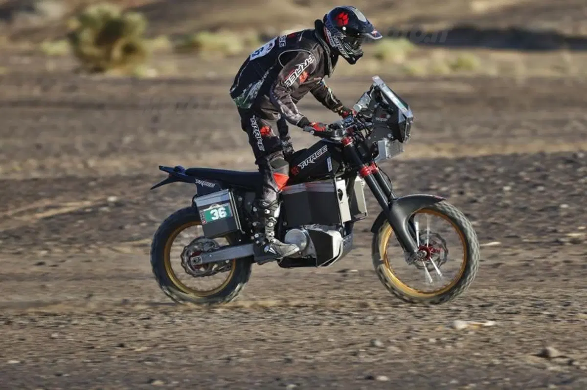 Tacita T-Race, la moto da Rally a propulsione elettrica (2)
