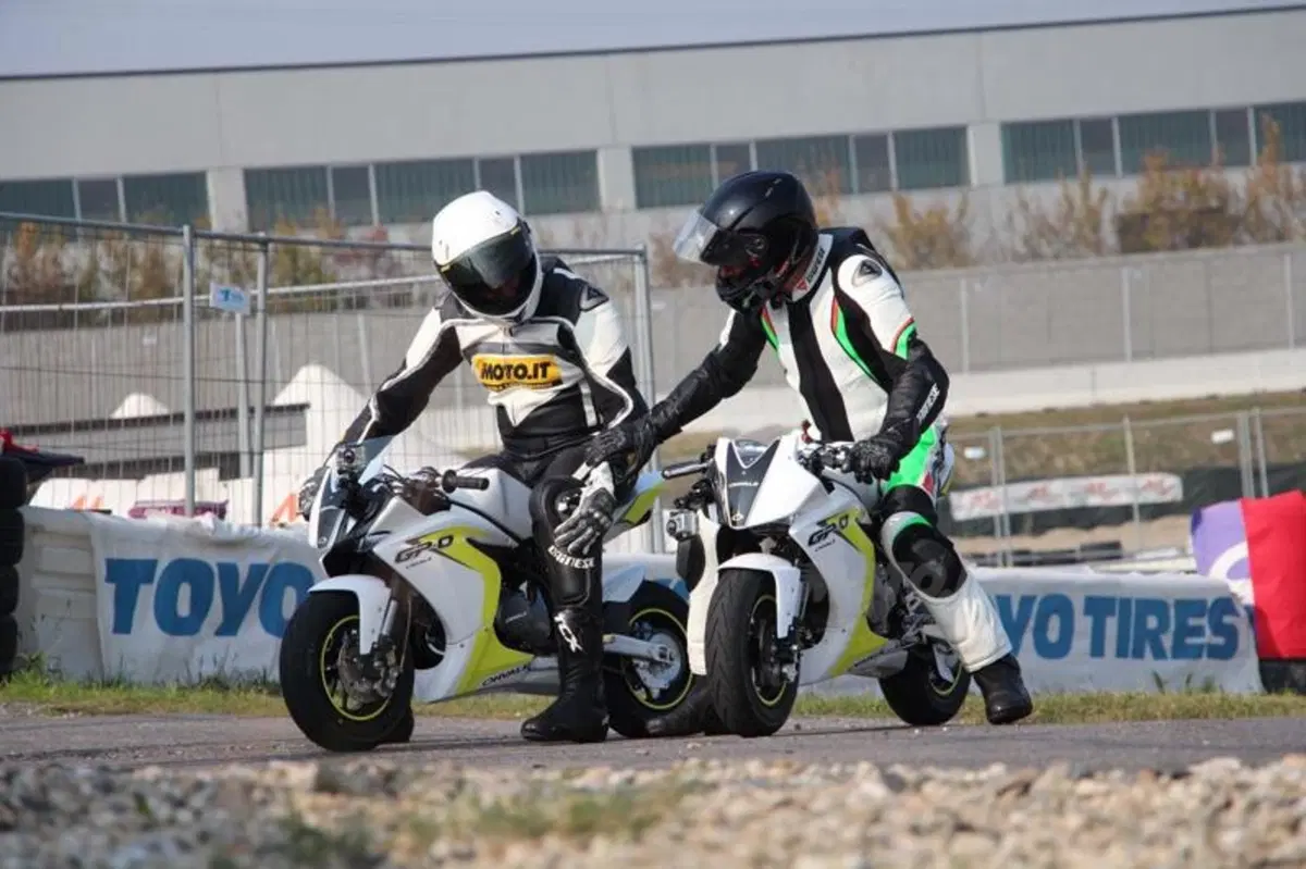 Ohvale, la piccola moto per divertirsi in pista (5)