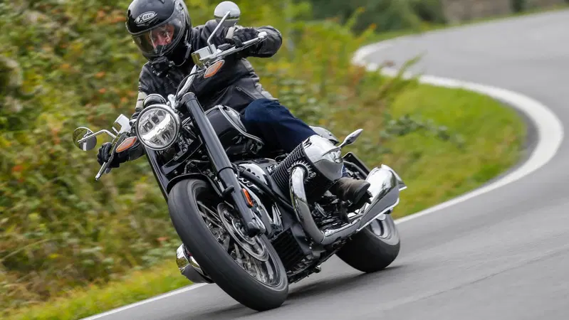 BMW R18 TEST: opera d'arte o moto? A voi la parola!