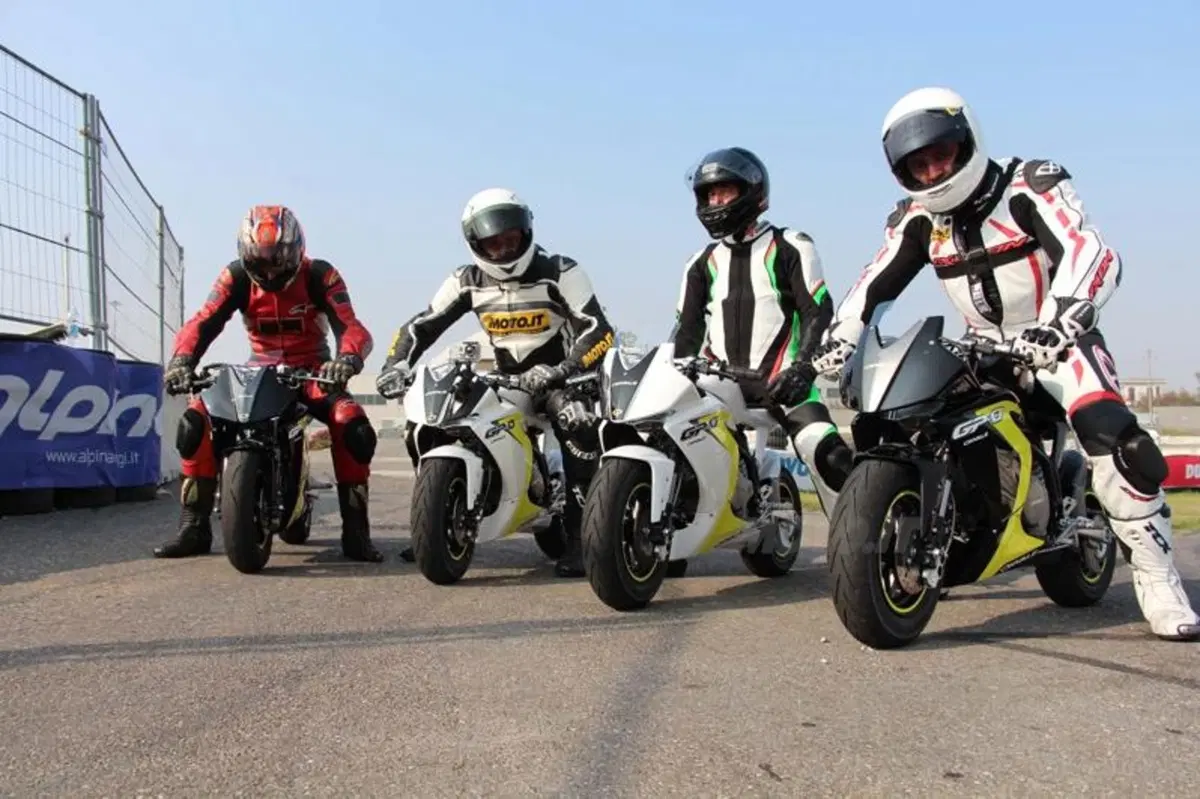 Ohvale, la piccola moto per divertirsi in pista (7)
