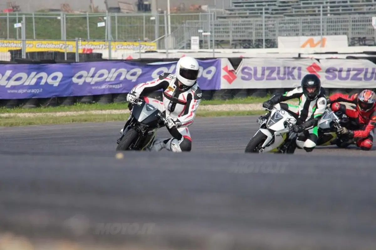 Ohvale, la piccola moto per divertirsi in pista (8)