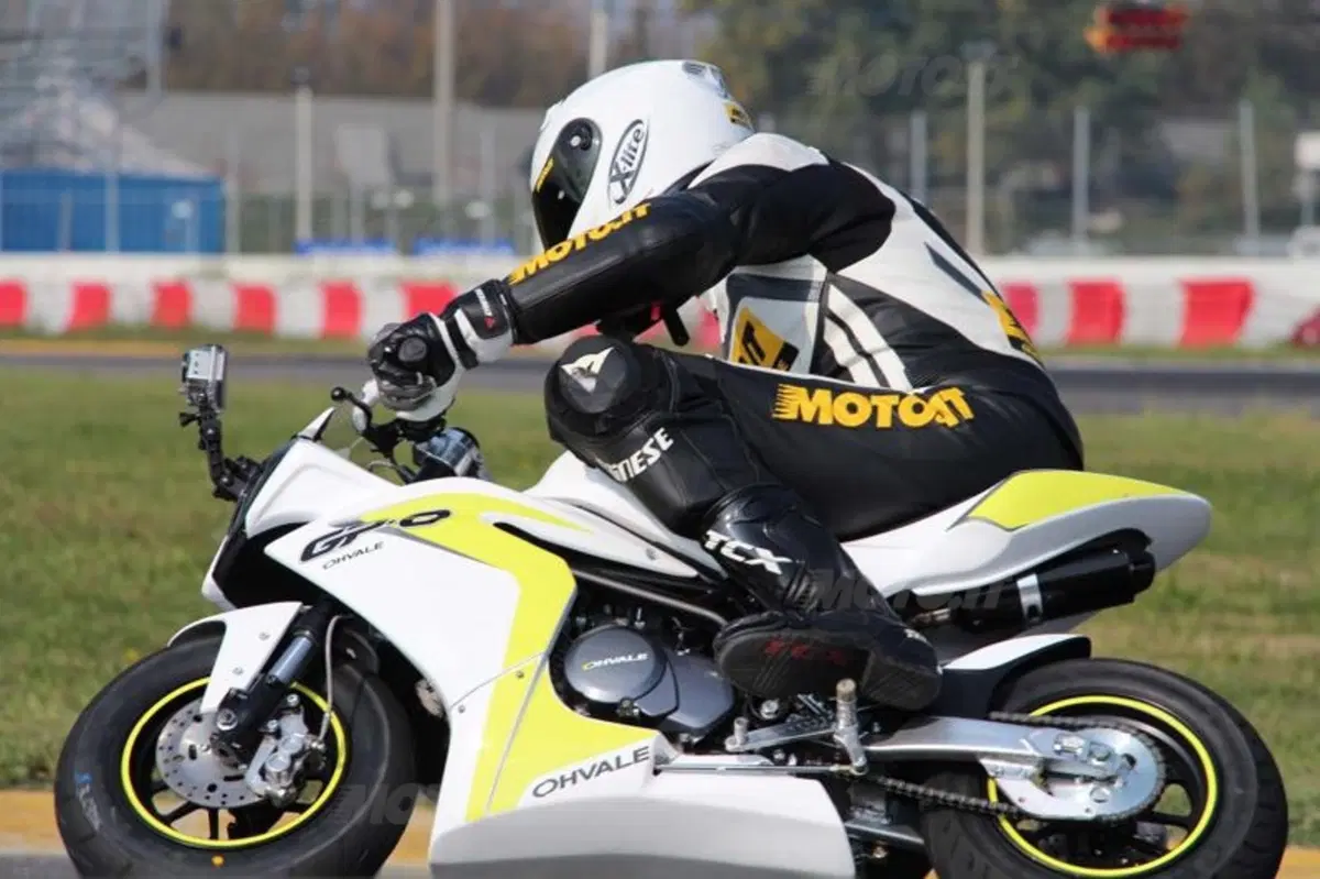 Ohvale, la piccola moto per divertirsi in pista (10)