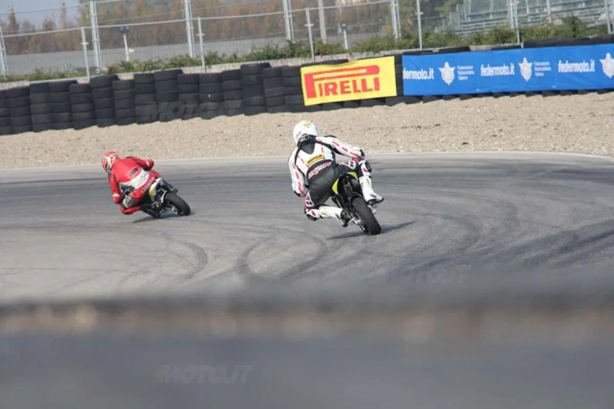 Ohvale, la piccola moto per divertirsi in pista (19)