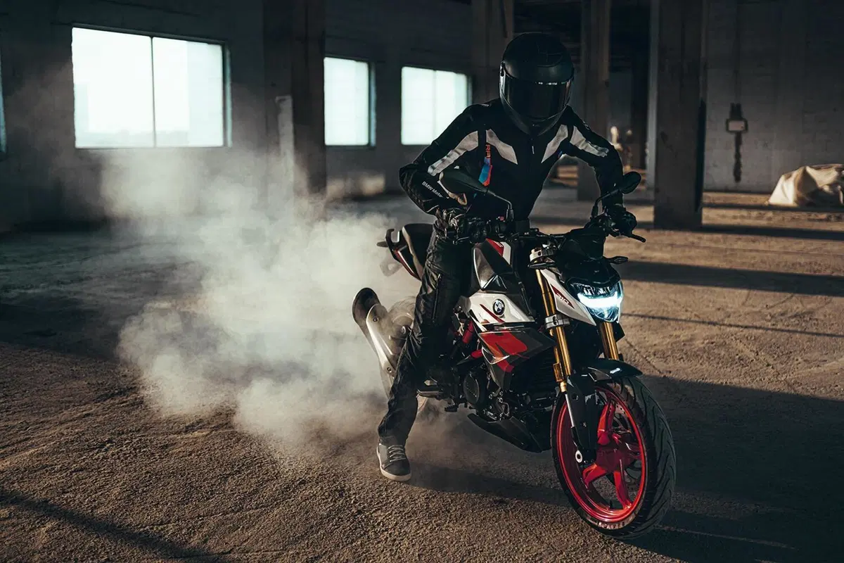 BMW G310R m.y. 2021. Novità per motore ed estetica (10)