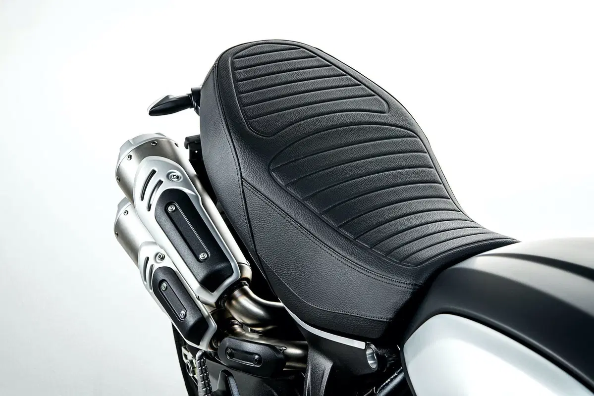 Ducati Scrambler 1100 Dark Pro, nuova livrea per l'ammiraglia (18)