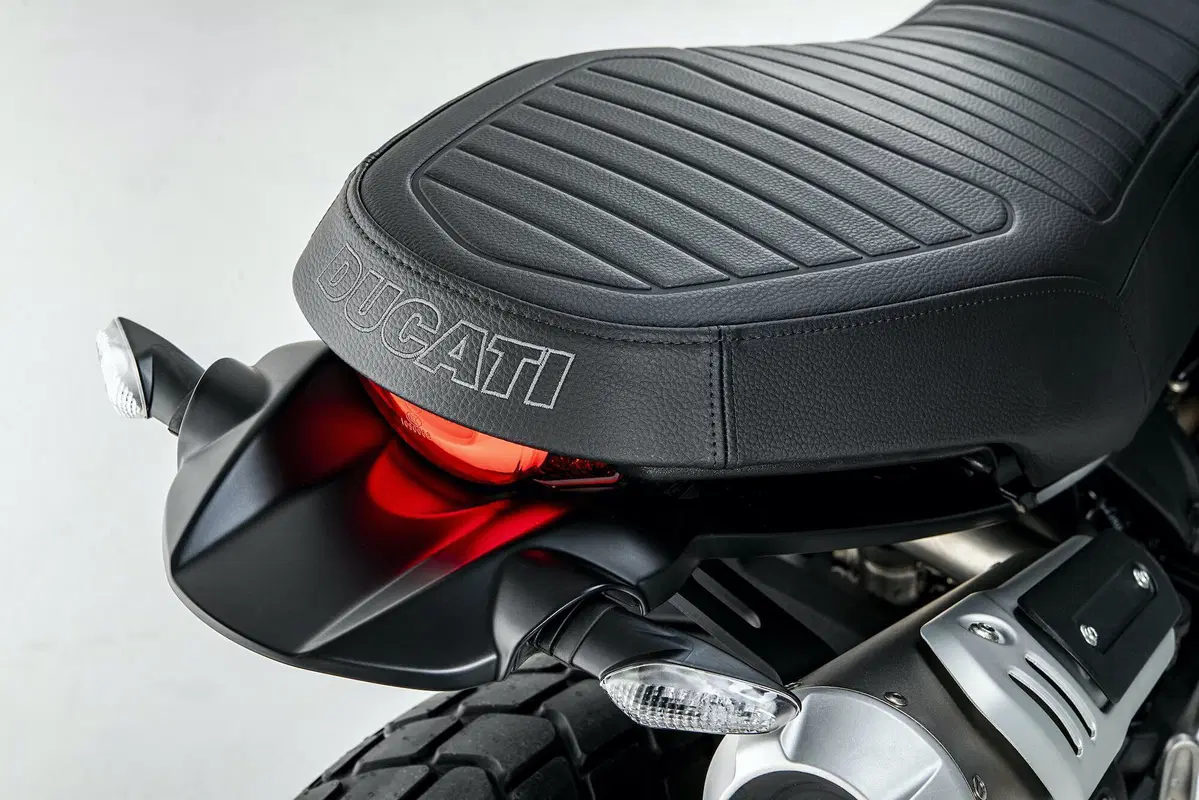 Ducati Scrambler 1100 Dark Pro, nuova livrea per l'ammiraglia (22)