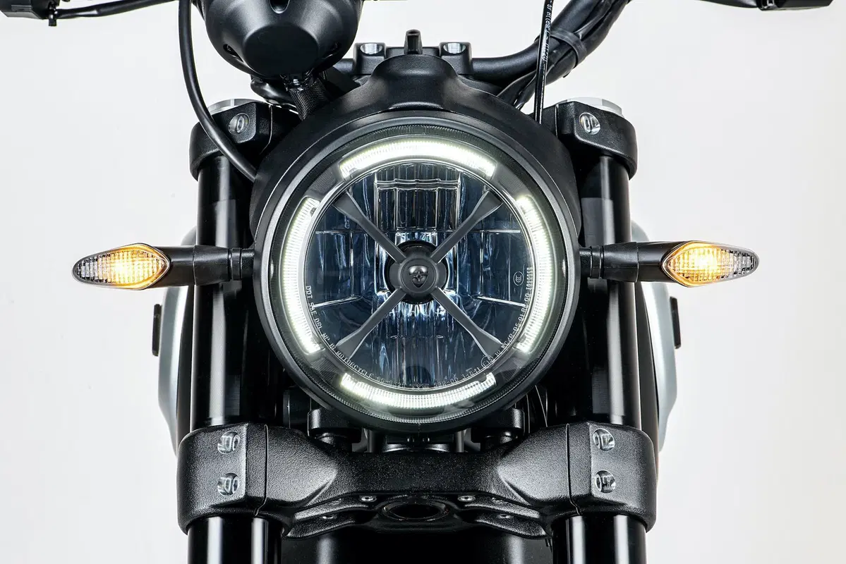 Ducati Scrambler 1100 Dark Pro, nuova livrea per l'ammiraglia (23)