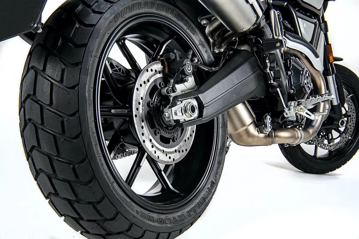 Ducati Scrambler 1100 Dark Pro, nuova livrea per l'ammiraglia (28)