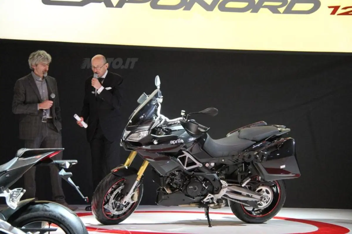 Nuove Aprilia Caponord 1200 e RSV4R ABS a EICMA 2012 (2)