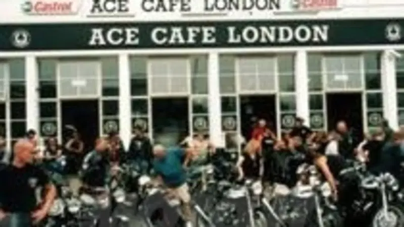 Ace Cafe milan&eacute;s da Motosplash