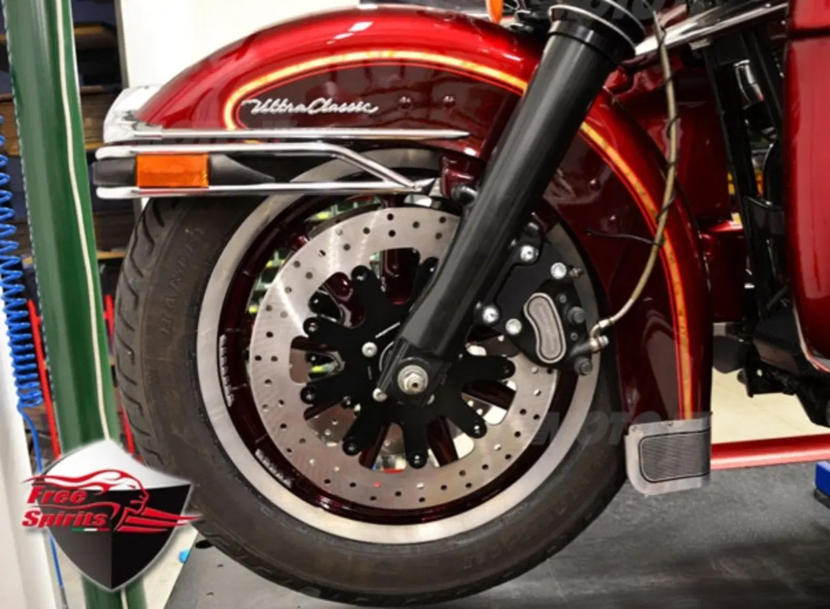 Free Spirits: Kit dischi freno per Harley-Davidson Touring (3)