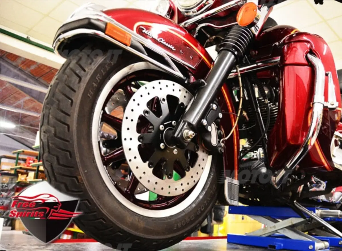 Free Spirits: Kit dischi freno per Harley-Davidson Touring (4)
