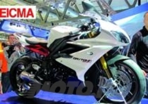 Nuove Triumph Daytona 675 e 675R a EICMA 2012