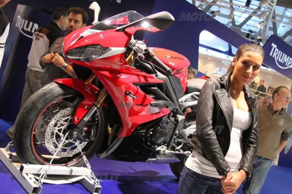 Nuove Triumph Daytona 675 e 675R a EICMA 2012