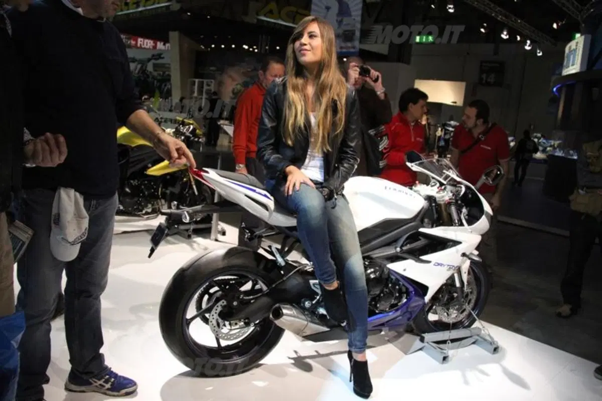Nuove Triumph Daytona 675 e 675R a EICMA 2012 (4)