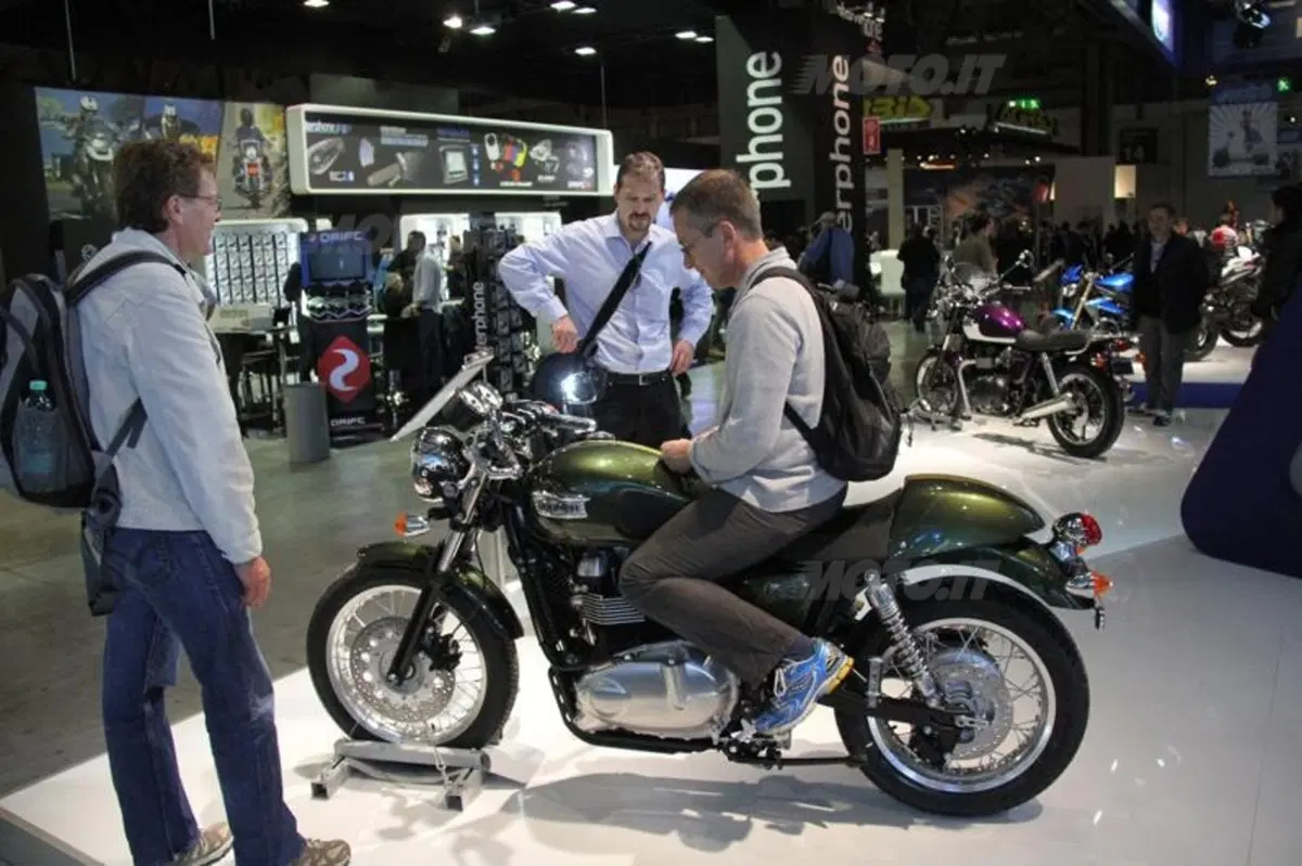 Nuove Triumph Daytona 675 e 675R a EICMA 2012 (6)
