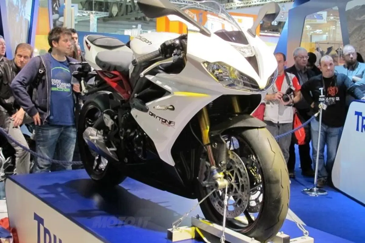 Nuove Triumph Daytona 675 e 675R a EICMA 2012 (10)
