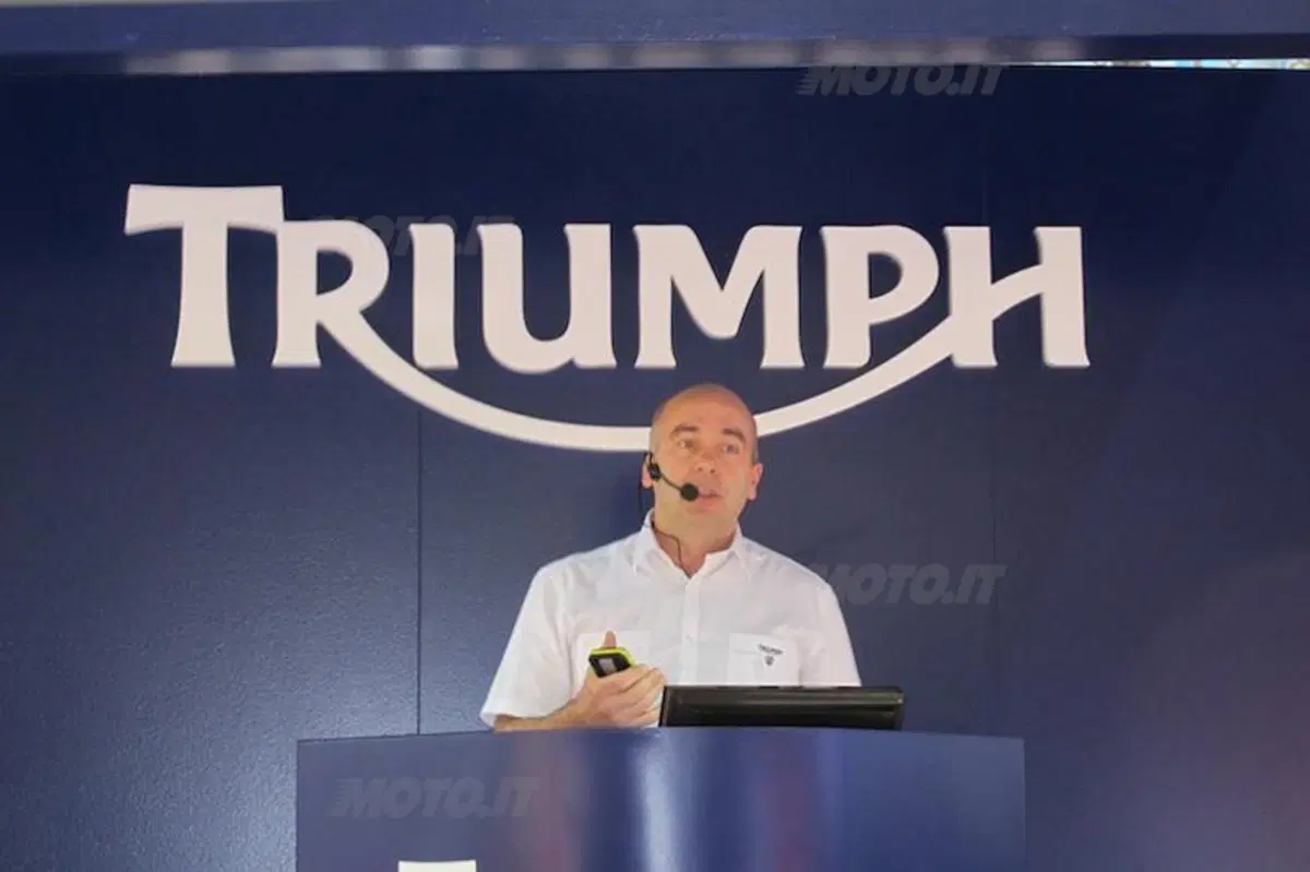 Nuove Triumph Daytona 675 e 675R a EICMA 2012 (12)