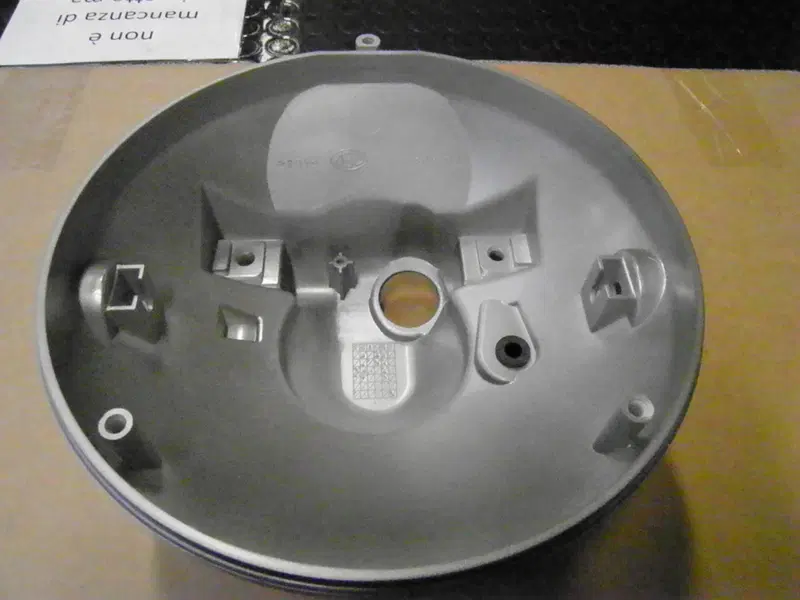 CALOTTA FANALE ANT. APRILIA SCARABEO AP8127377 (3)