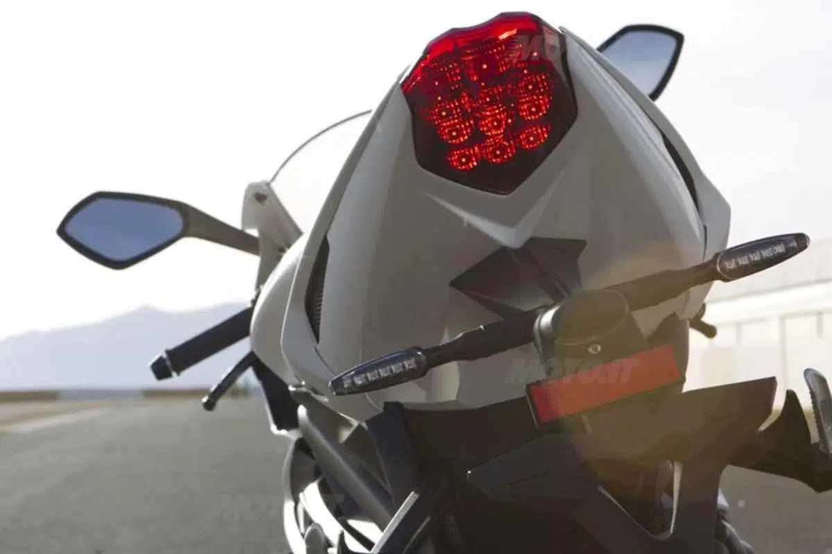 Nuove Triumph Daytona 675 e 675R a EICMA 2012 (15)