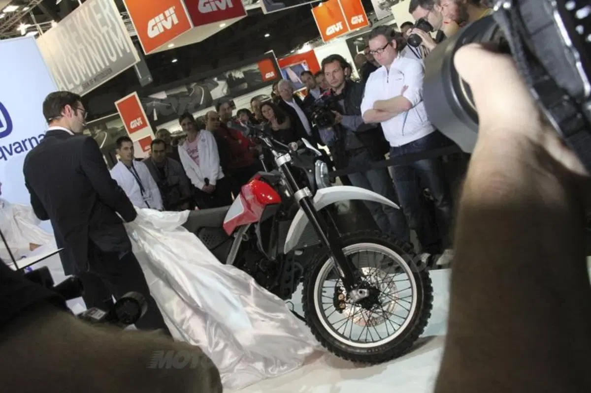 Husqvarna: concept Baja e TE449RR Dakar ad EICMA 2012 (2)