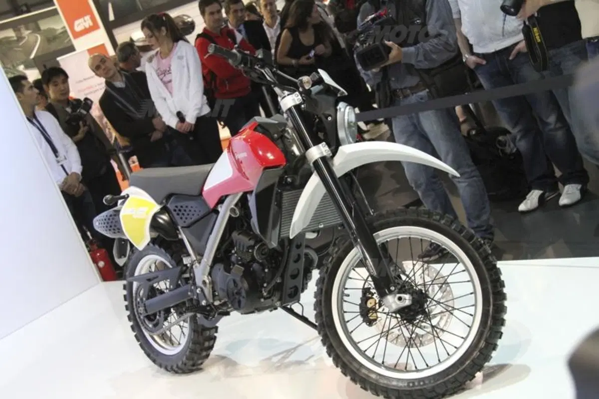 Husqvarna: concept Baja e TE449RR Dakar ad EICMA 2012 (3)