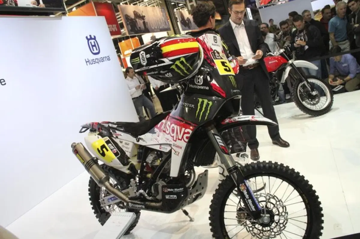 Husqvarna: concept Baja e TE449RR Dakar ad EICMA 2012 (11)
