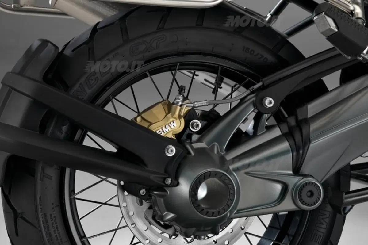 BMW: edizione 90° per R1200GS Adventure, R1200R ed R1200RT, e un nuovo concept per il 2013! (9)