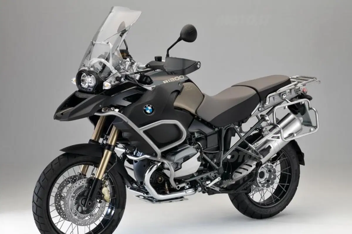 BMW: edizione 90° per R1200GS Adventure, R1200R ed R1200RT, e un nuovo concept per il 2013! (12)
