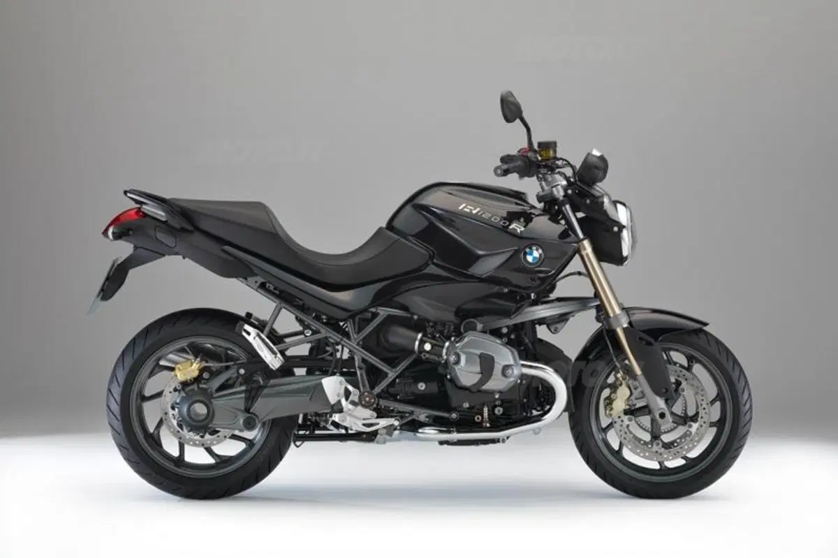 BMW: edizione 90° per R1200GS Adventure, R1200R ed R1200RT, e un nuovo concept per il 2013! (19)
